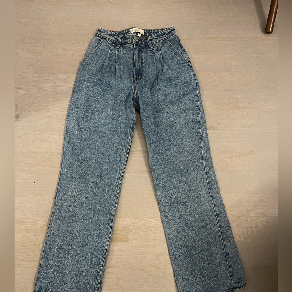 Abercrombie High Rise 90’s Jeans